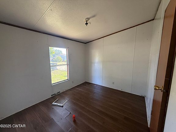 4th image of 611 River St