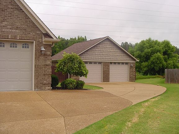 Extra detached 2 car garage 841 sf