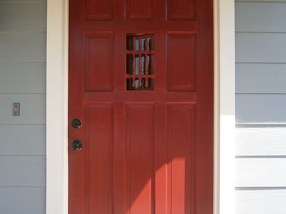 2nd image of 858 Holly St