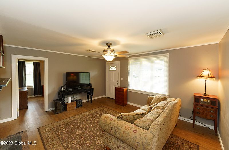 5th image of 89 Kallen Avenue