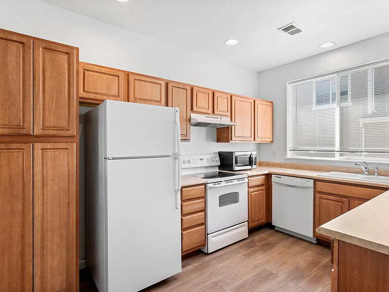 11250 Florence St #19F — Photo 8