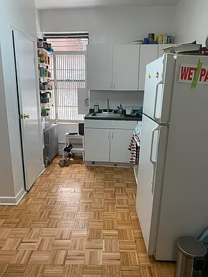 Rented by M.Grossman R.E. Management | media 3