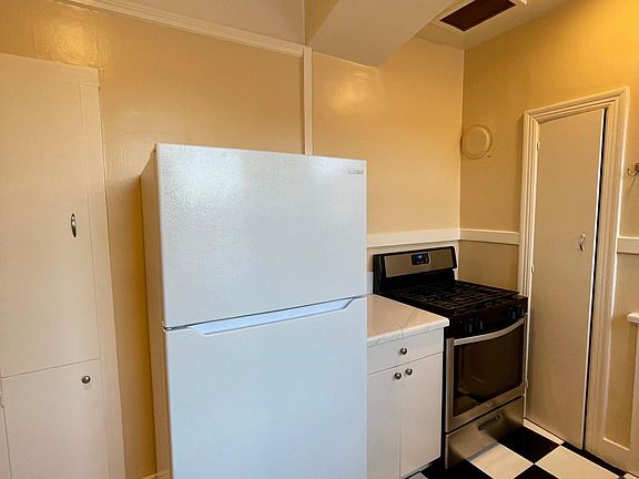 5th image of 195 W Portal Ave #12