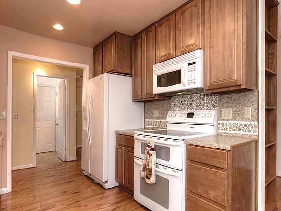 2nd image of 6881 Ivegill Ct