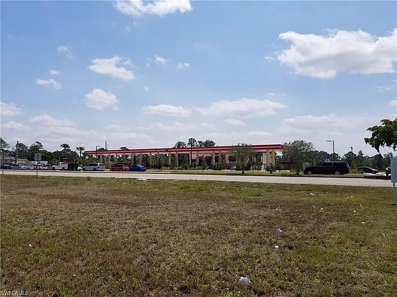 4th image of 4410 Lee Blvd