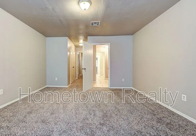 312 NW 118th St — Photo 22
