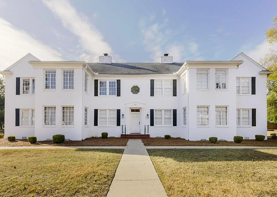 1107 N Madison St