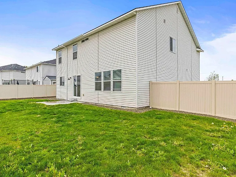 16888 Courtney Way — Photo 34