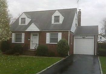 2nd image of 178 S Park Dr