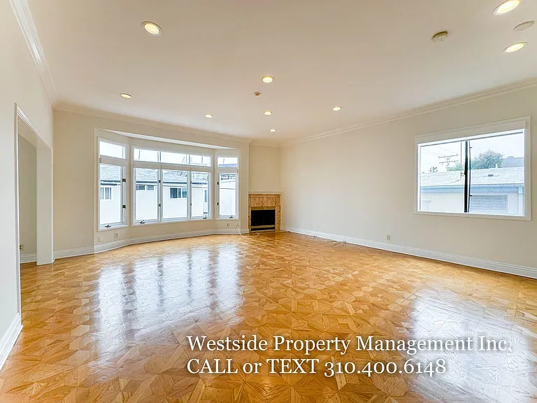 911 5th St #202 — Photo 2