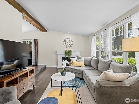 4th image of 2301 34th Avenue SE