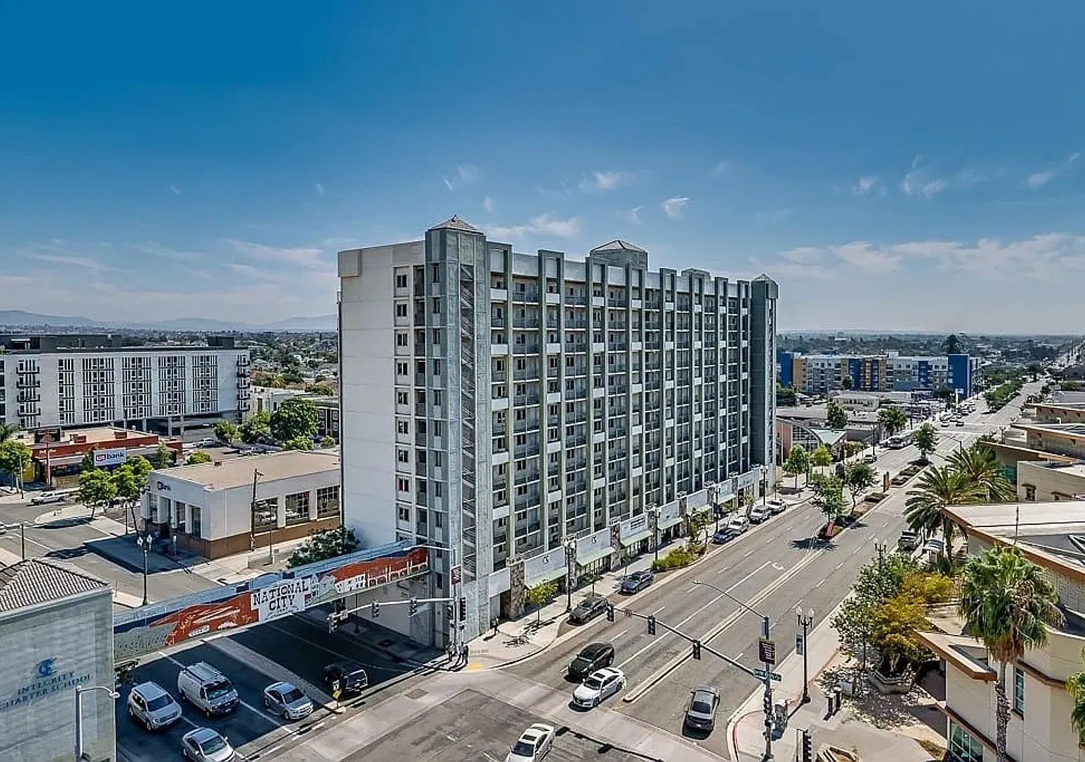 Lovely 1 bedroom overlooking San Diego bay — Photo 1