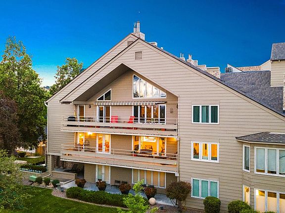 3rd image of 4605 S Yosemite St #204