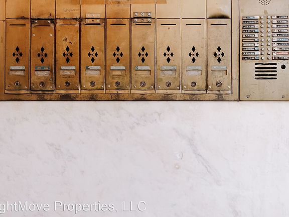 3rd image of 2544 Harriet Ave S #101
