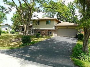 608 Barbara Ln, McHenry, IL 60051