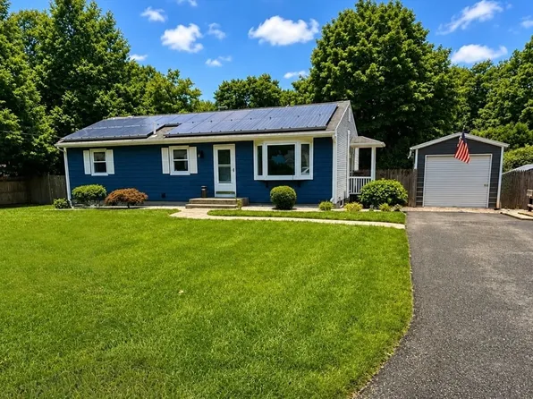 40 Coolidge St, Seekonk, MA 02771