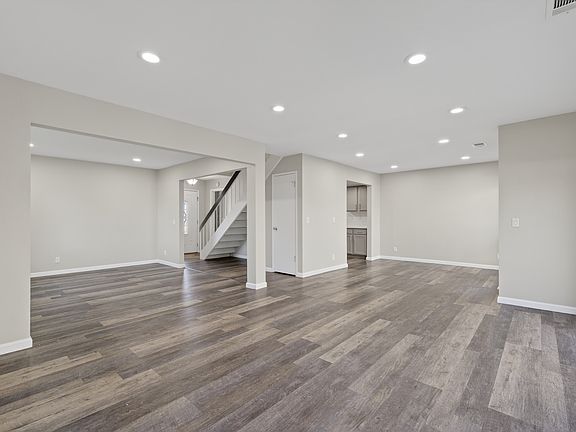 4th image of 152 Milmar Way