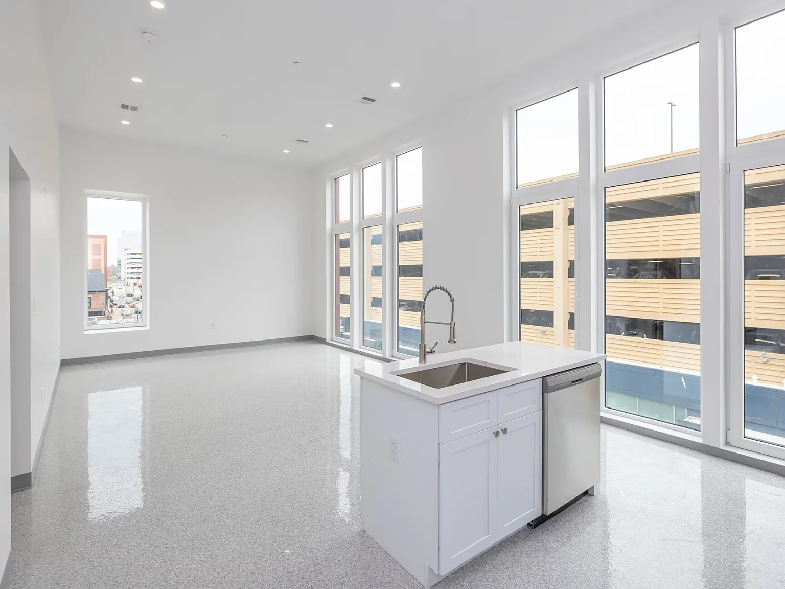 1 bed, 671 sqft, $2,920 — Photo 1