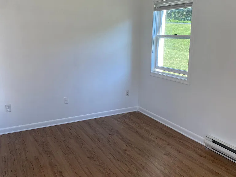 4 Deborah Ct #B — Photo 6