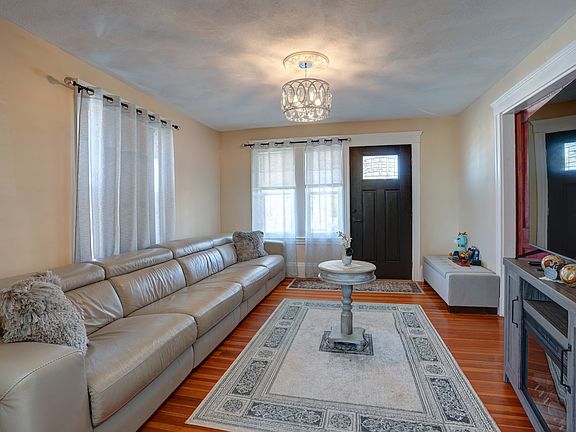 3rd image of 341 Highland Ave #1