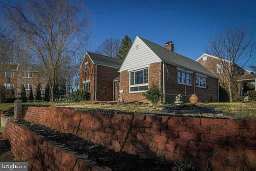 2nd image of 300 Childs Ave