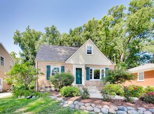 708 N Summit St, Wheaton, IL 60187