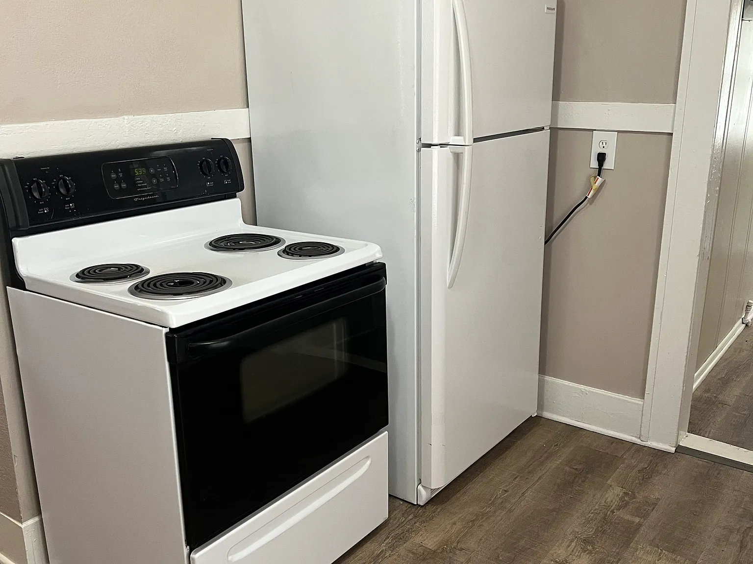 2 bed, 1050 sqft, $850 — Photo 3