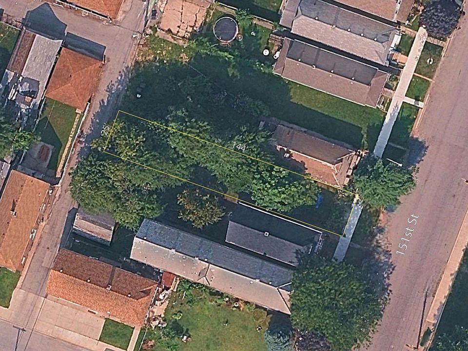 1st image of 916 W 151st St