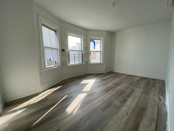 5th image of 255 S 2nd Ave #2
