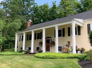 530 Falls Rd, Chagrin Falls, OH 44022