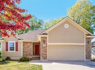 512 Hibiscus Dr, Belton, MO 64012