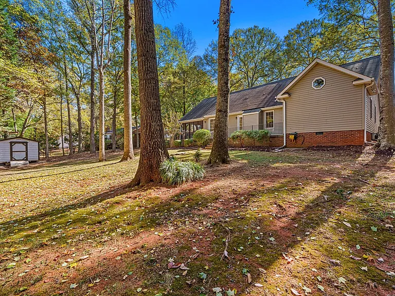 22 Country Club Dr — Photo 29