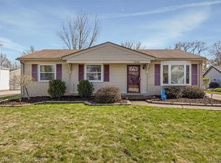 32644 Conrad St, Chesterfield, MI 48047