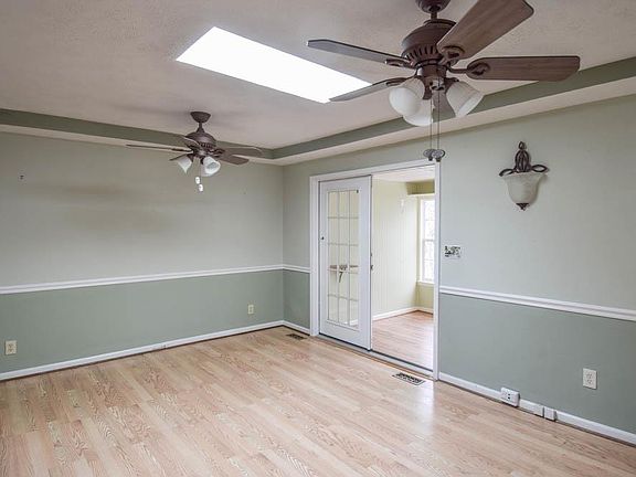3rd image of 167 Gatewood Dr