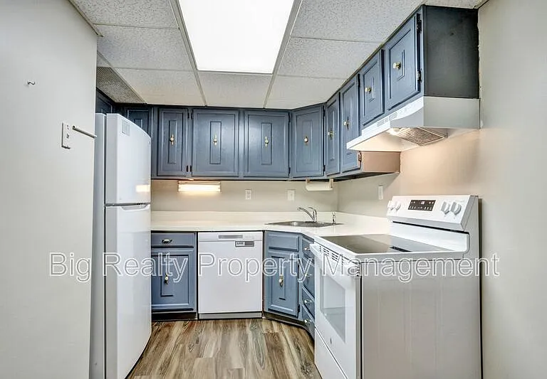 3323 Forest Ln #D-15 — Photo 2