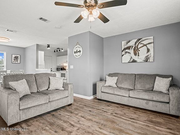 2nd image of 329 Fleitas Ave