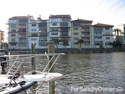 4th image of 633 Marina Point Dr