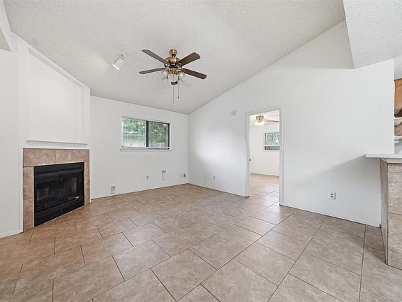 5th image of 1304 Zephyr Ln