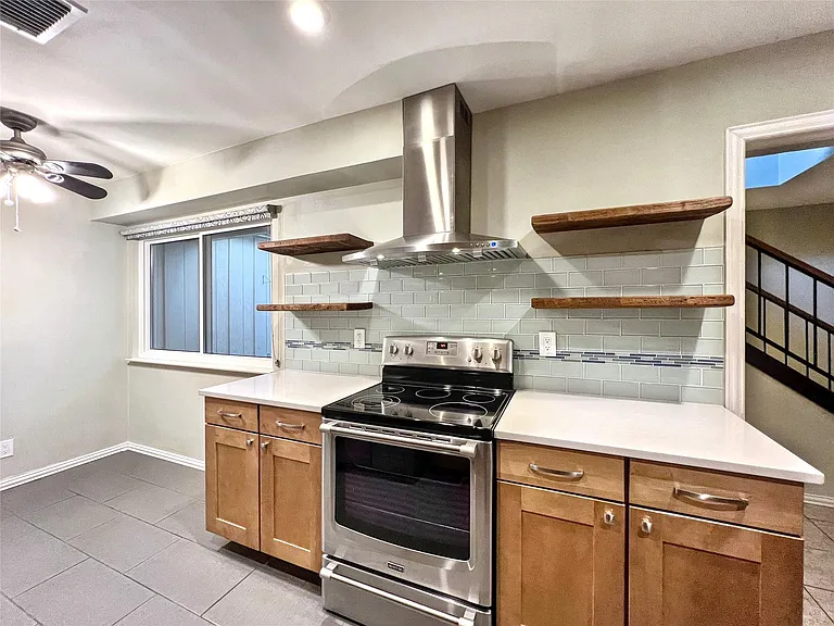 8305 Greenslope Dr — Photo 8