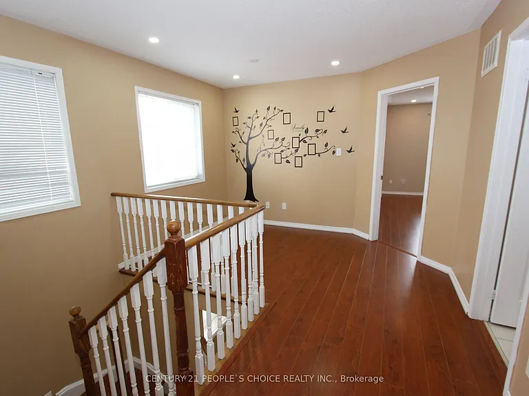 14 Thornbush Blvd — Photo 17