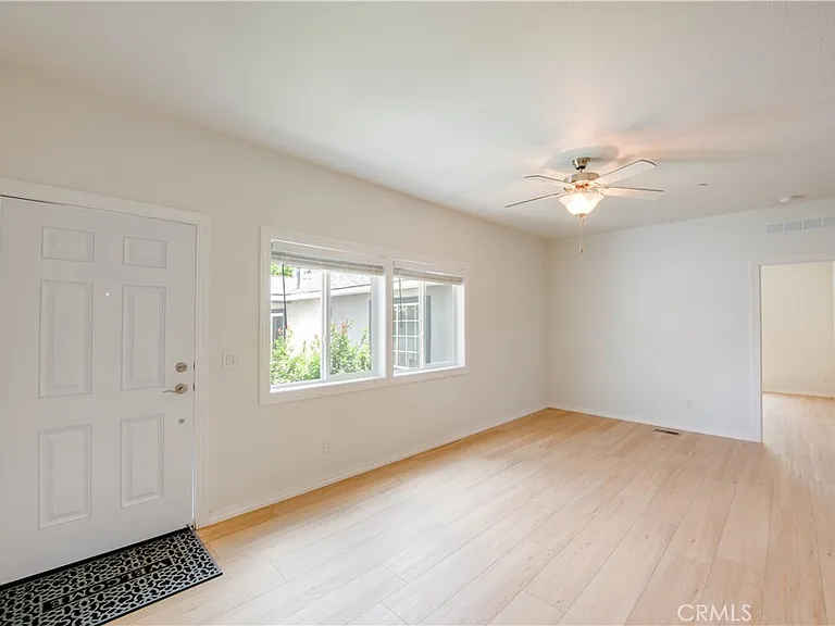 7317 Kelvin Ave — Photo 6