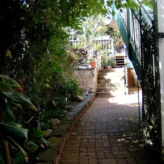 Throckmorton Ave — Photo 14
