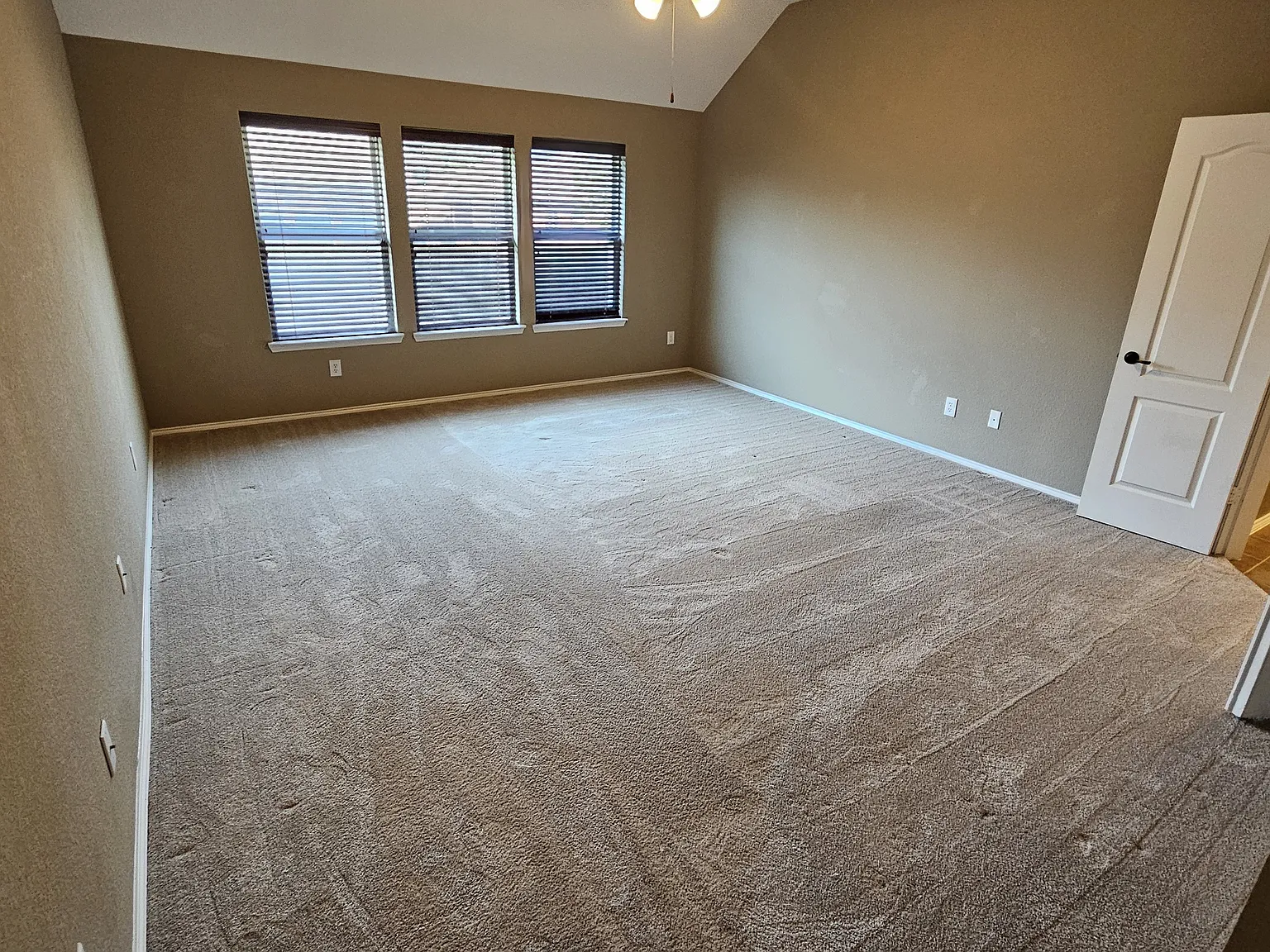 Spacious 4BD/2.5BA Single-Story Home in Bozman Farm Estates — Photo 3