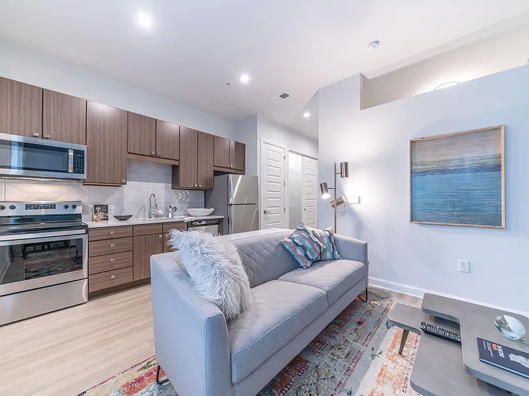 Quinn Apartments — Photo 12