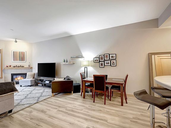 3rd image of 360 W Washington Ave Unit 406