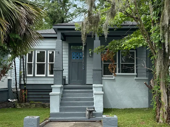 726 W Victory Dr, Savannah, GA 31405
