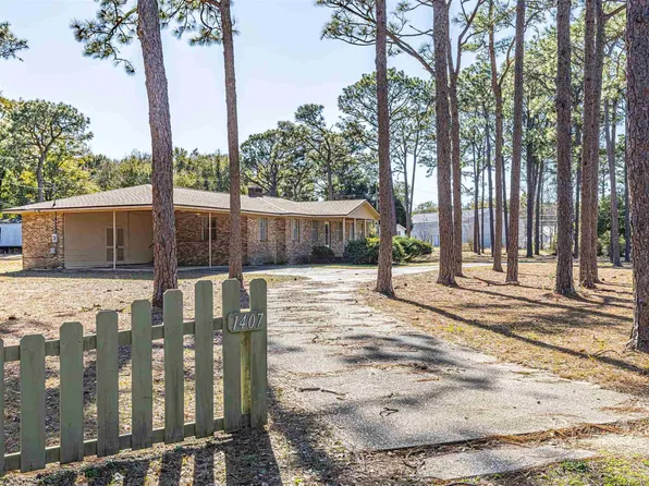 1407 E Woodchuck Ave, Pensacola, FL 32504