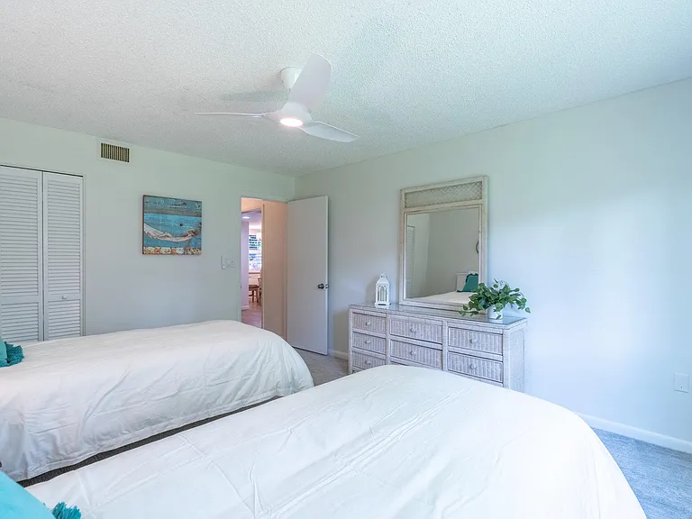 3200 Binnacle Dr #H1 — Photo 15