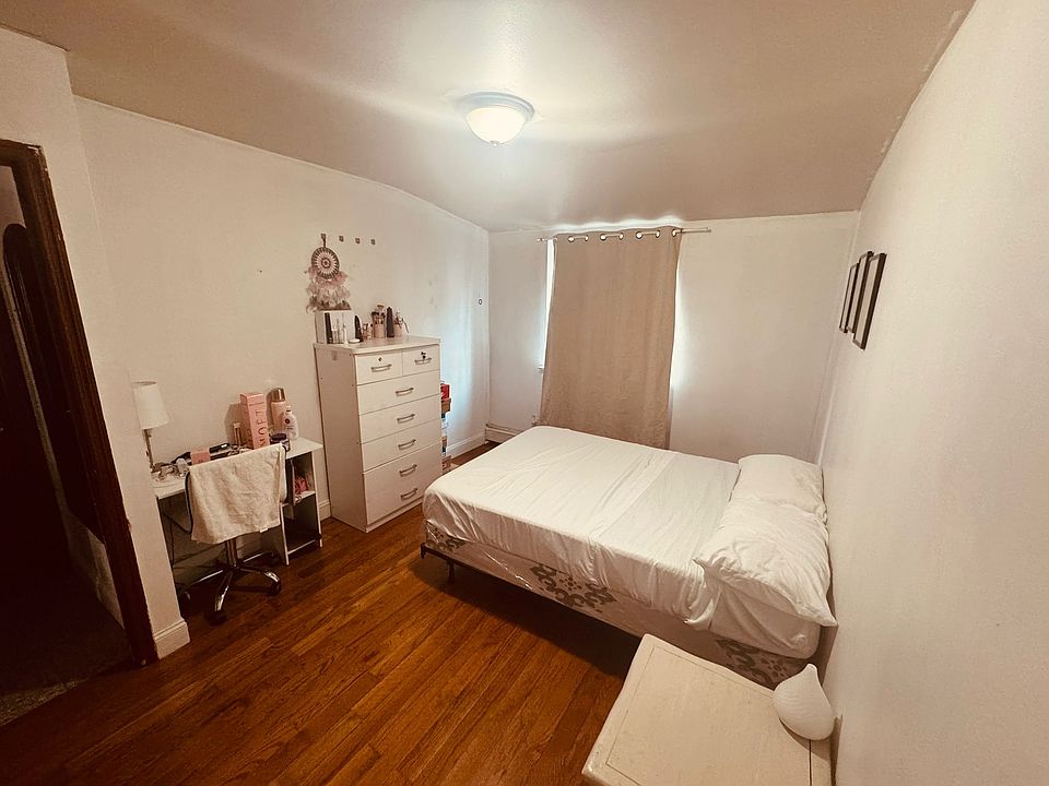 2nd image of 5772 Xenia St