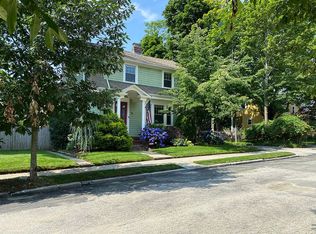 15 Fosdyke St, Providence, RI 02906